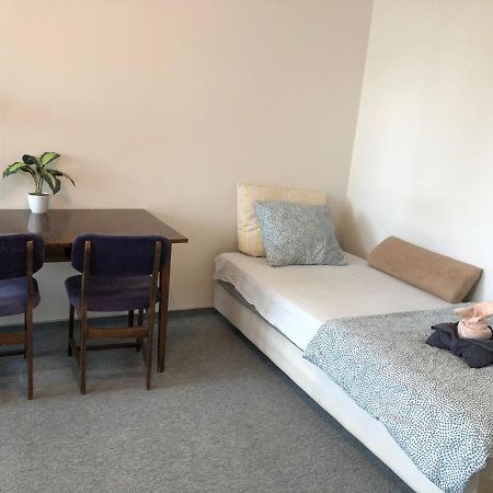 Comfortable 3 Bedroom Rental Unit With A Cozy Balcony In Center Varsóvia Exterior foto
