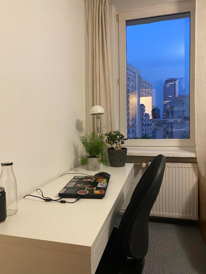 Comfortable 3 Bedroom Rental Unit With A Cozy Balcony In Center Varsóvia Exterior foto