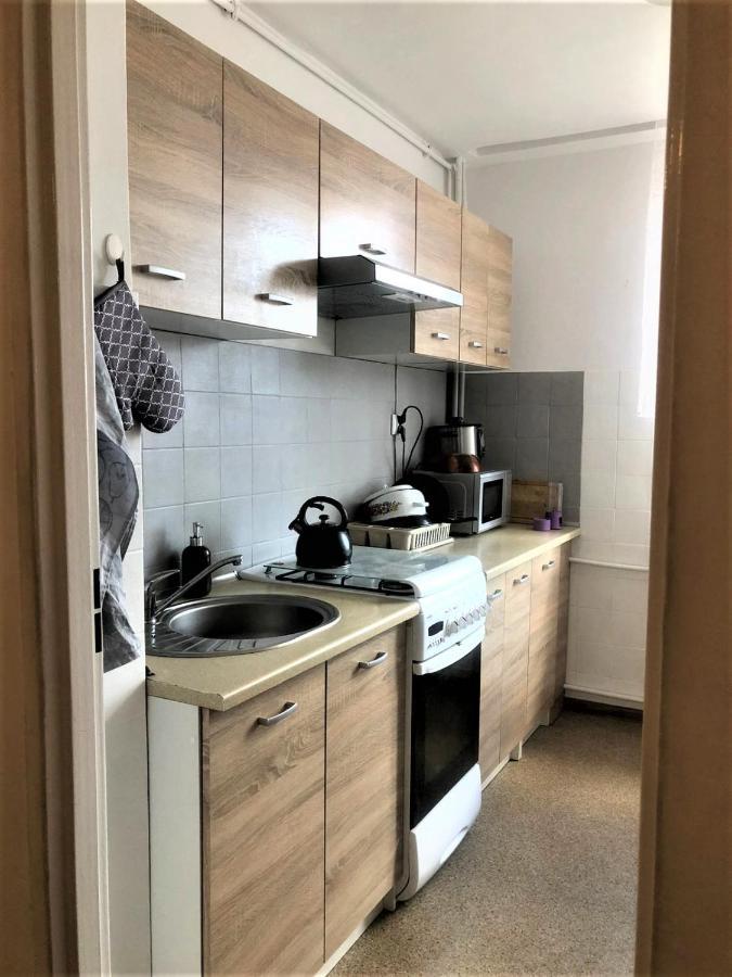 Comfortable 3 Bedroom Rental Unit With A Cozy Balcony In Center Varsóvia Exterior foto