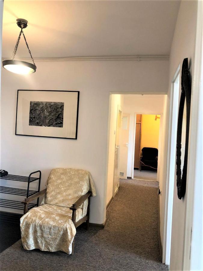 Comfortable 3 Bedroom Rental Unit With A Cozy Balcony In Center Varsóvia Exterior foto