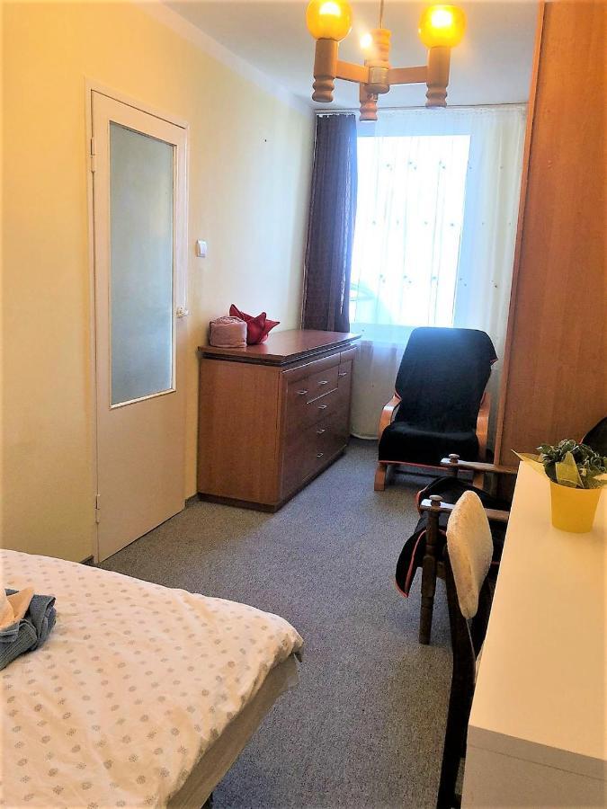 Comfortable 3 Bedroom Rental Unit With A Cozy Balcony In Center Varsóvia Exterior foto