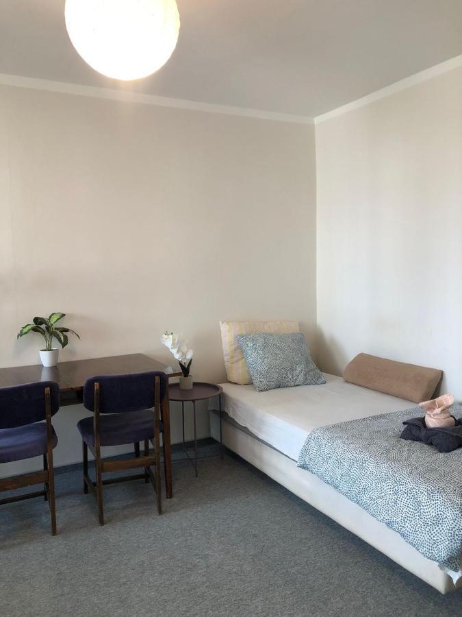 Comfortable 3 Bedroom Rental Unit With A Cozy Balcony In Center Varsóvia Exterior foto